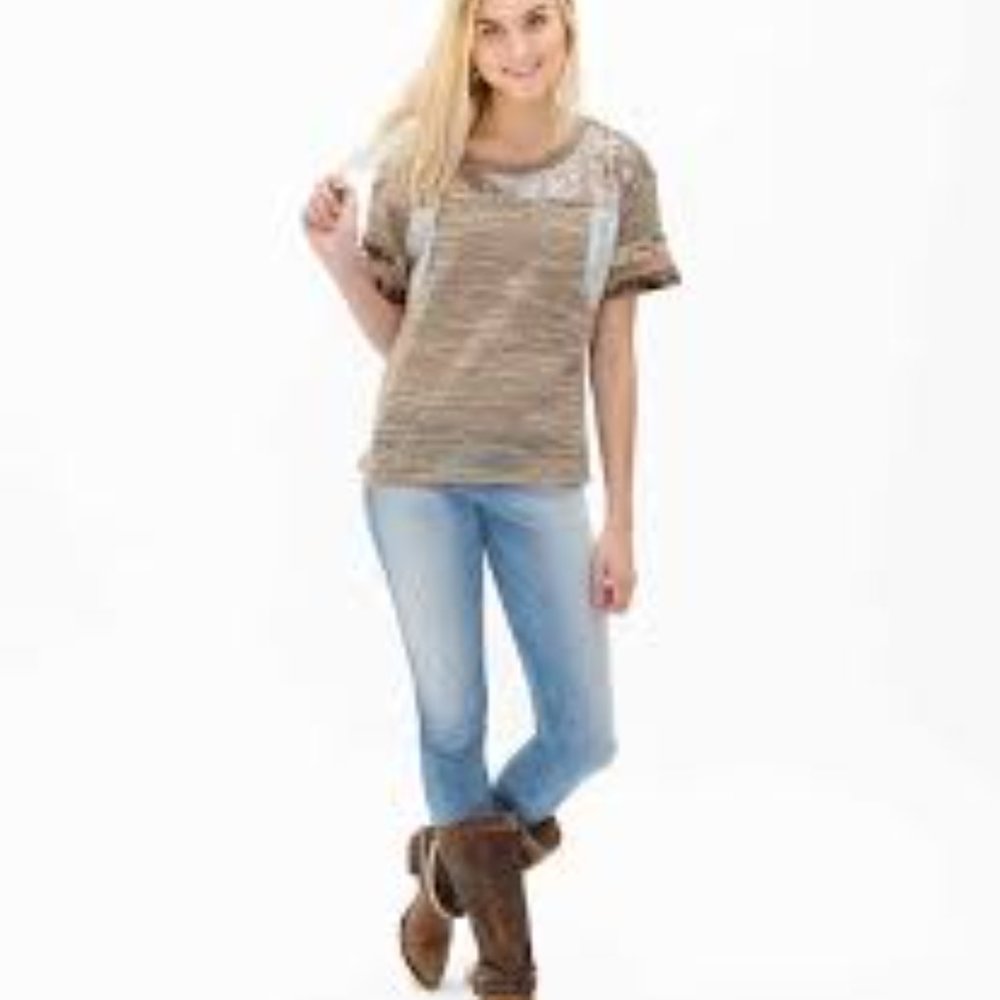 Gimmicks by BKE Sequin Short Sleeve Top, Size Medium